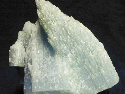 Gypsum material for powder processing